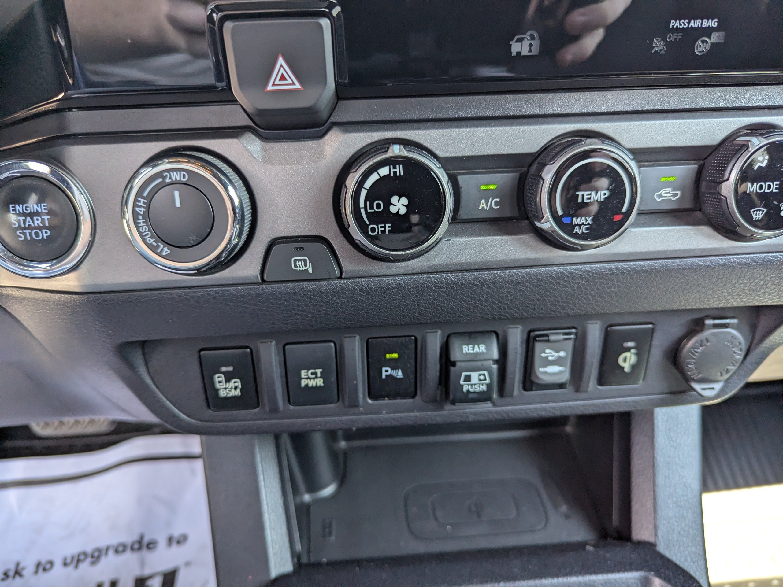 Used 2018  Toyota SR image 23