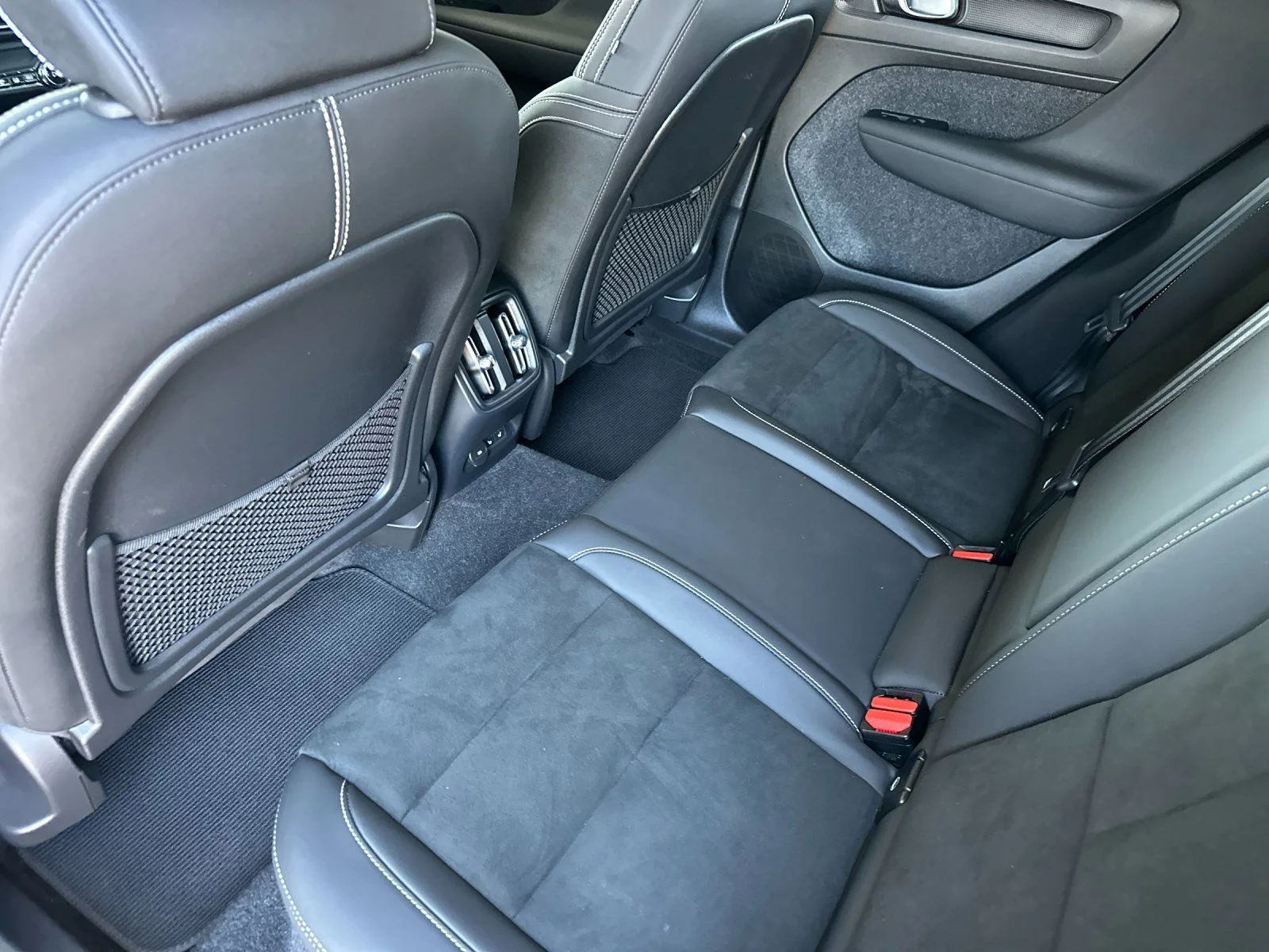 Used 2023 Silver Volvo Ultimate image 12