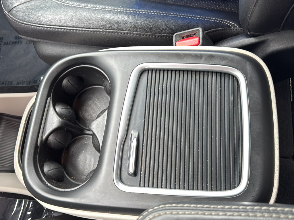 Used 2022 Blue Chrysler Touring L image 20