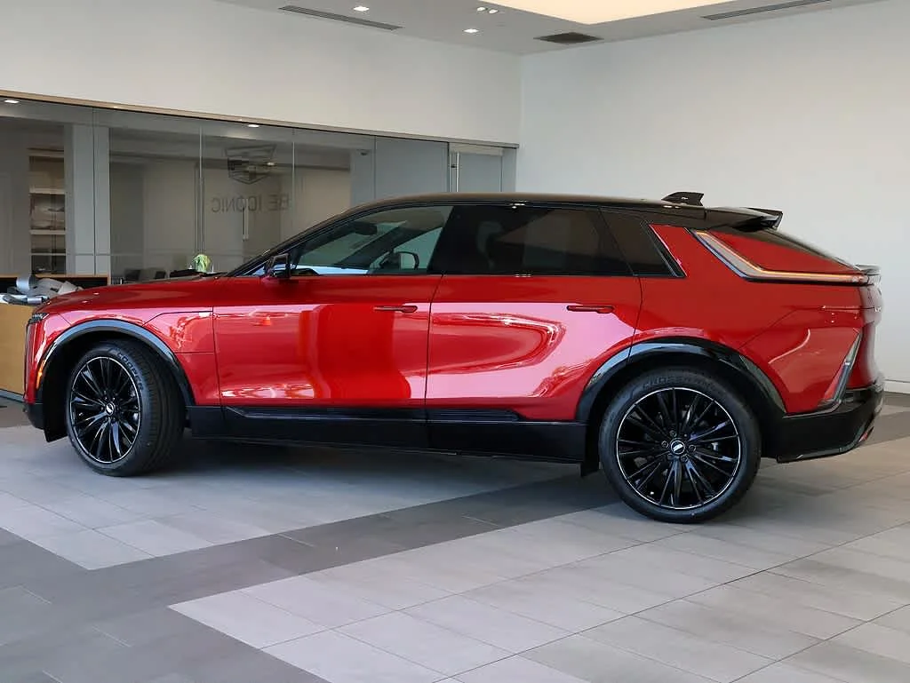 Certified 2025 Cadillac LYRIQ Sport 1 with VIN 1GYKPURL1SZ312152 for sale in Libertyville, IL