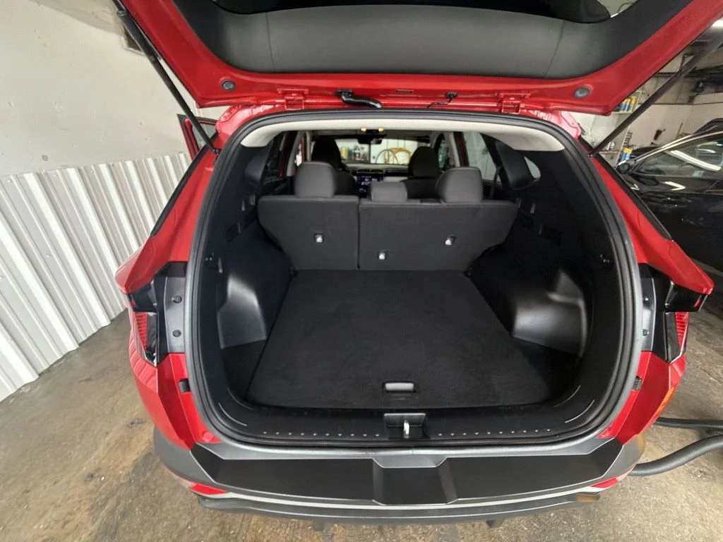 Used 2022 Red Hyundai SE image 22