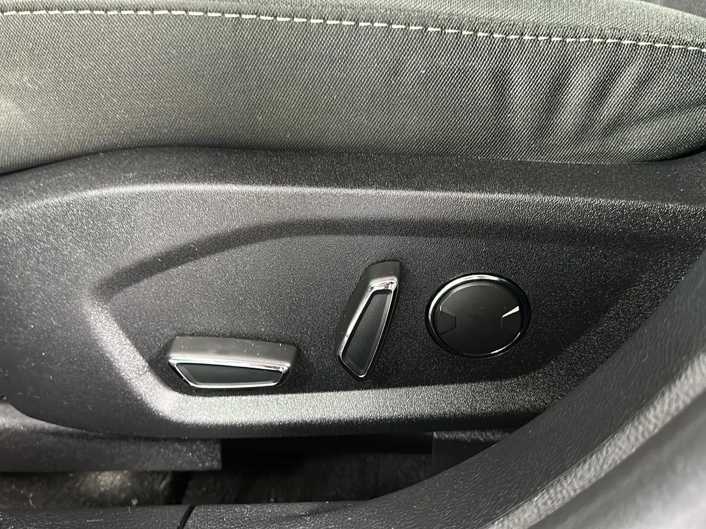 Used 2020 Magnetic Ford SE image 8