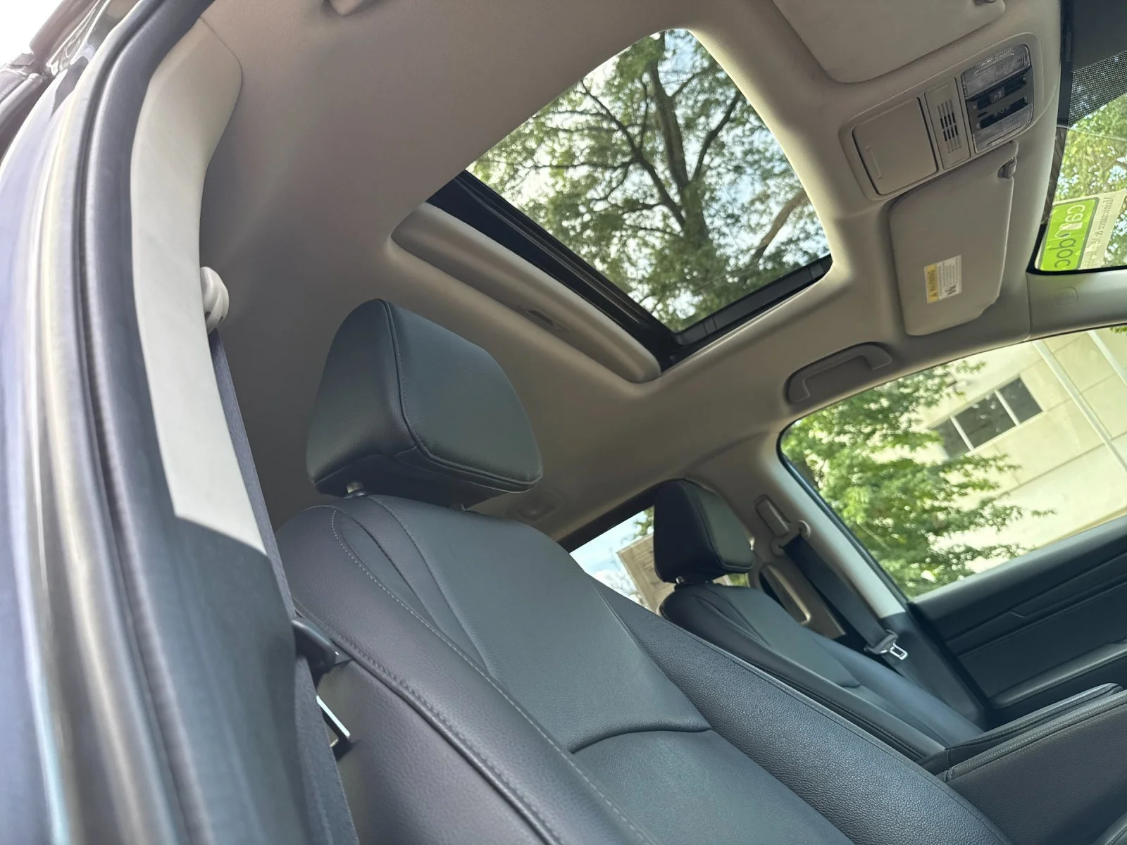 Used 2025 Modern Steel Metallic Honda EX-L image 18