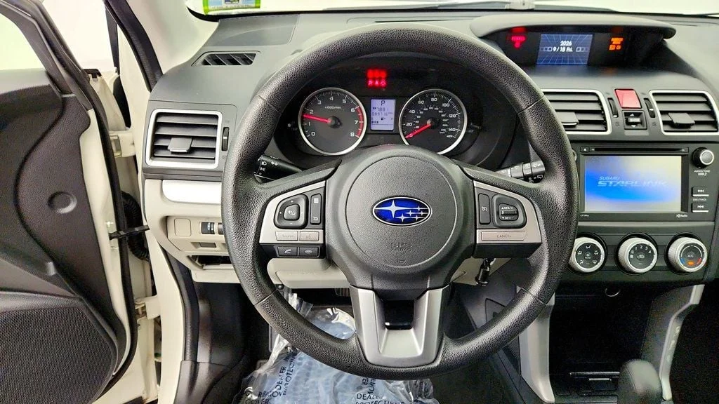 Used 2018 Crystal White Pearl Subaru 2.5i CVT w/ Alloy Wheel Package image 13