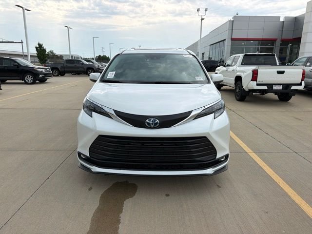 Used 2025 Beige Toyota XLE image 2