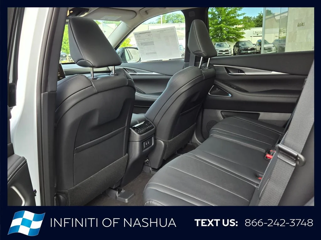 New 2027 RADIANT WHITE INFINITI Luxe AWD image 20