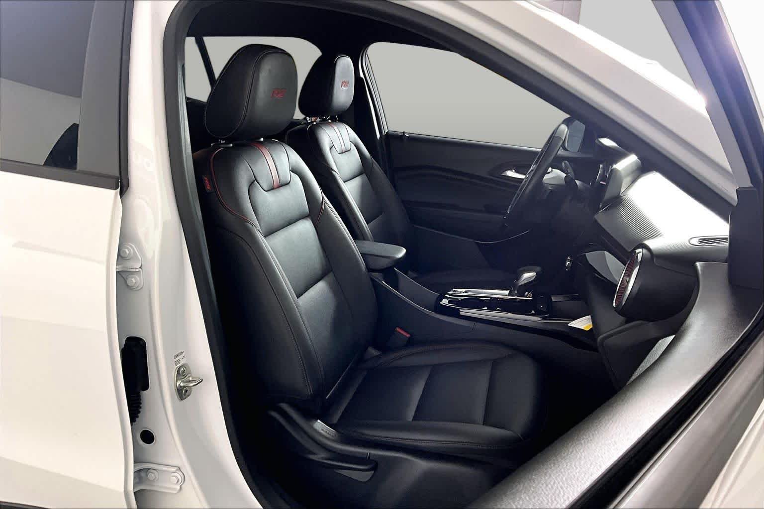 Used 2026 Summit White Chevrolet 2RS image 9
