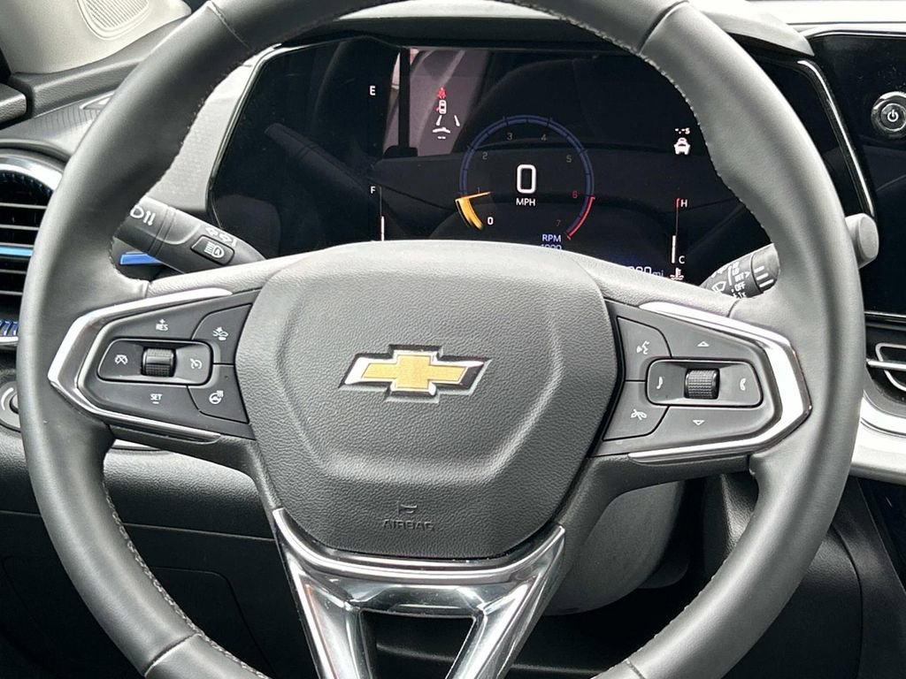 Used 2025 Sterling Gray Metallic Chevrolet LT image 14