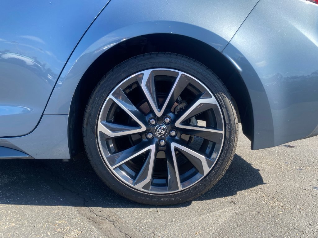 Used 2021  Toyota SE image 11