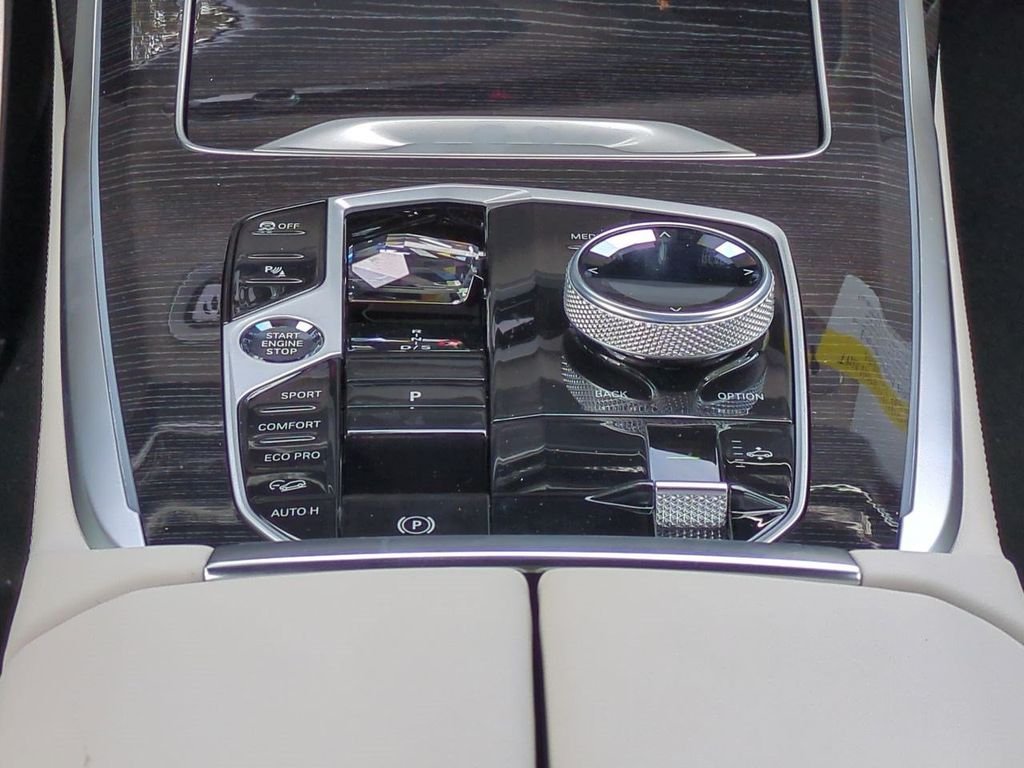 New 2027 Gray Metallic BMW xDrive40i image 19