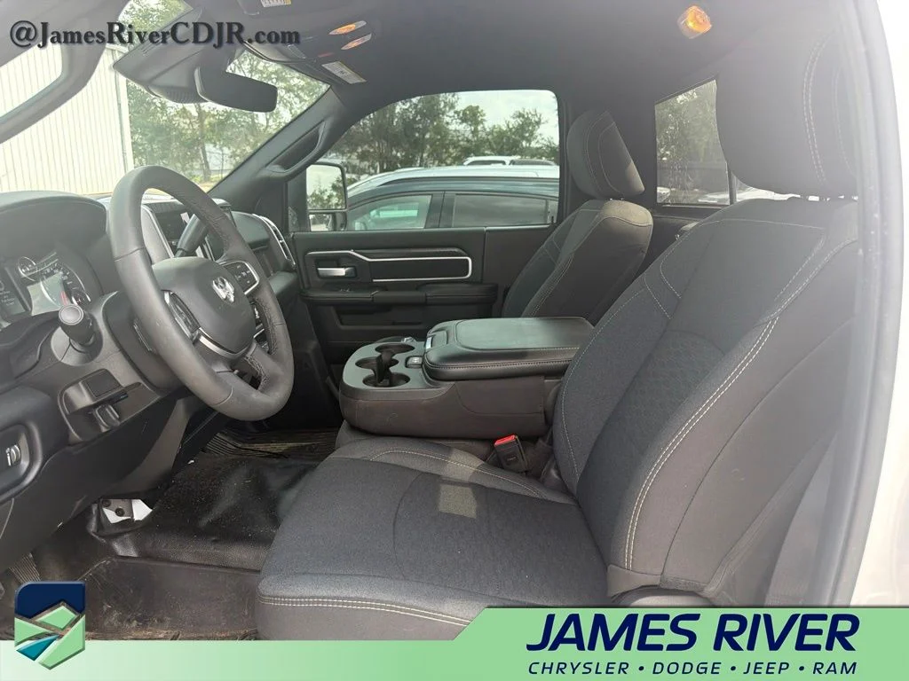 Used 2025 White Ram Big Horn image 2