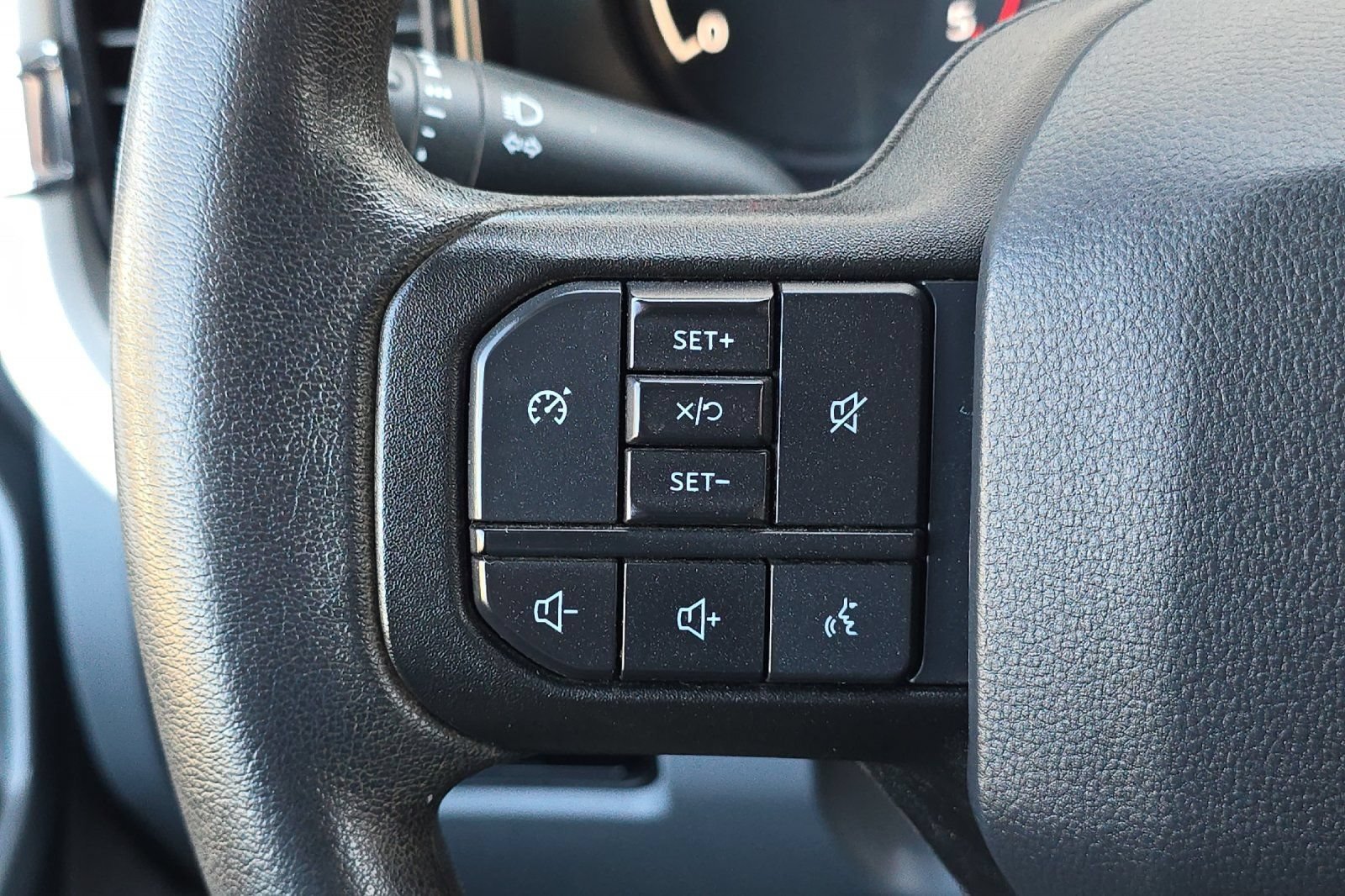 Used 2023  Ford XLT image 24