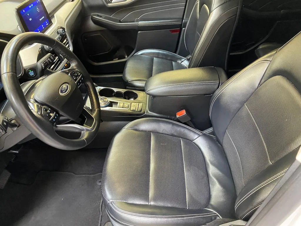 Used 2022 White Ford SEL image 20