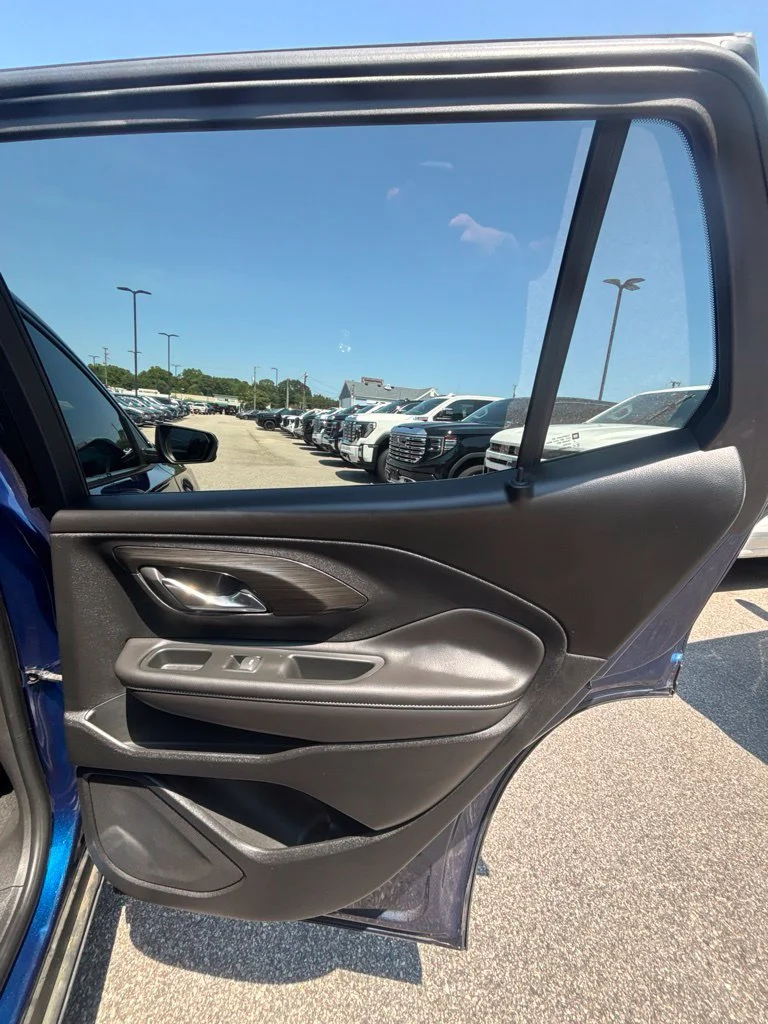 Used 2022 Blue GMC SLT image 21