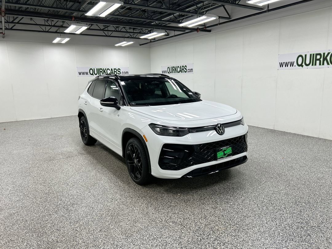 2026 Volkswagen Tiguan Comfortline R-Line Black