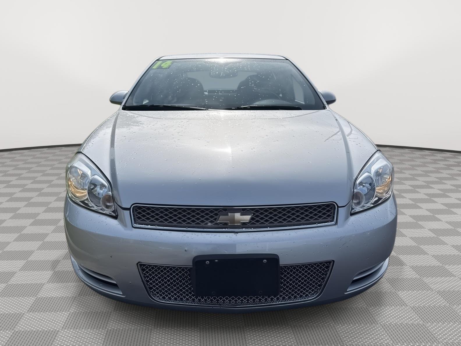 Used 2014 Silver Ice Metallic Chevrolet LS image 9