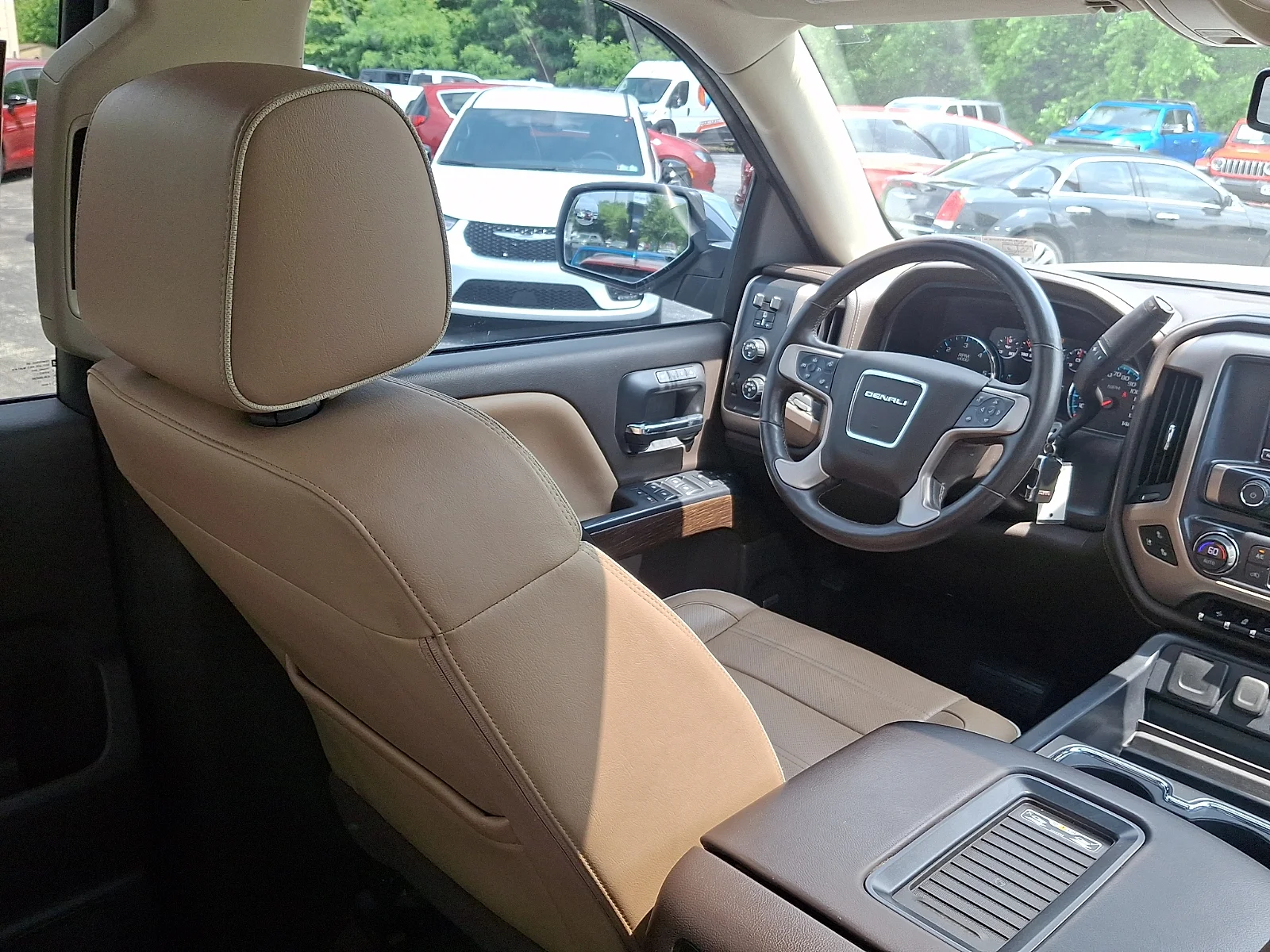 Used 2017 White GMC Denali image 15