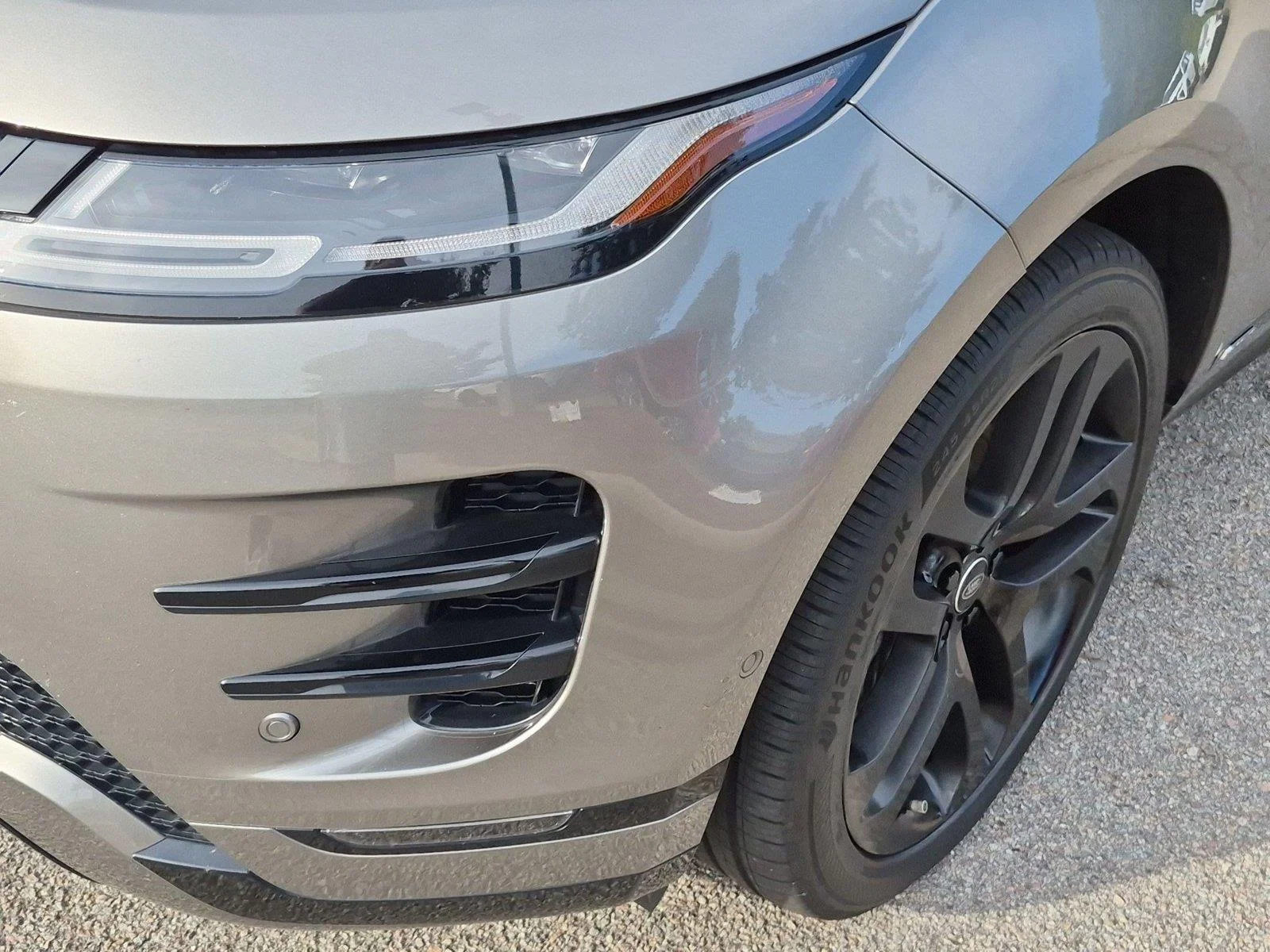 Used 2021 Eiger Grey Metallic Land Rover R-Dynamic SE image 9