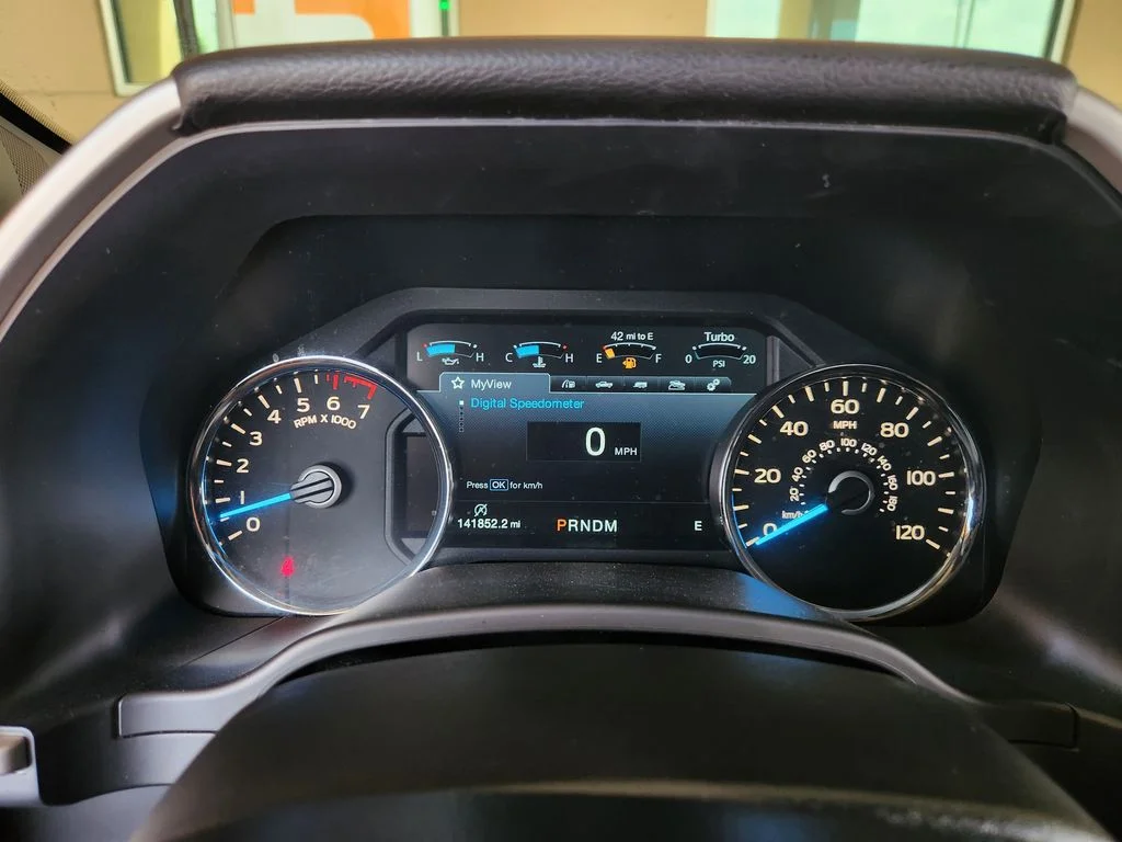 Used 2018 White Platinum Metallic Tri-Coat Ford LARIAT image 17