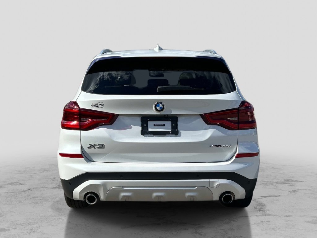 Used 2021 White BMW xDrive30i image 4