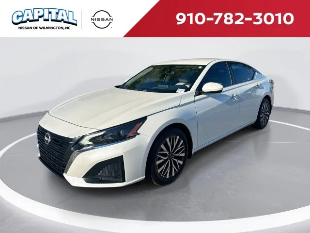Used 2023 White Nissan 2.5 SV image 1