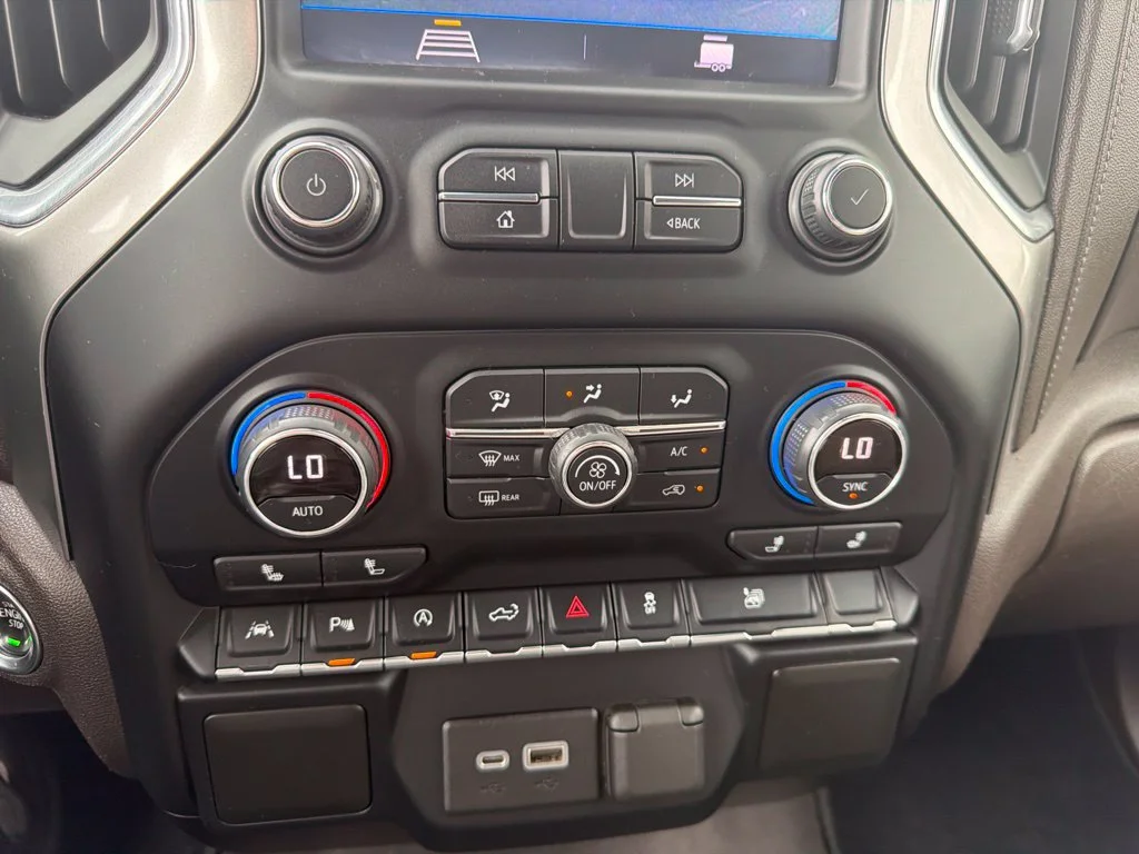 Used 2021 Northsky Blue Metallic Chevrolet LT image 19