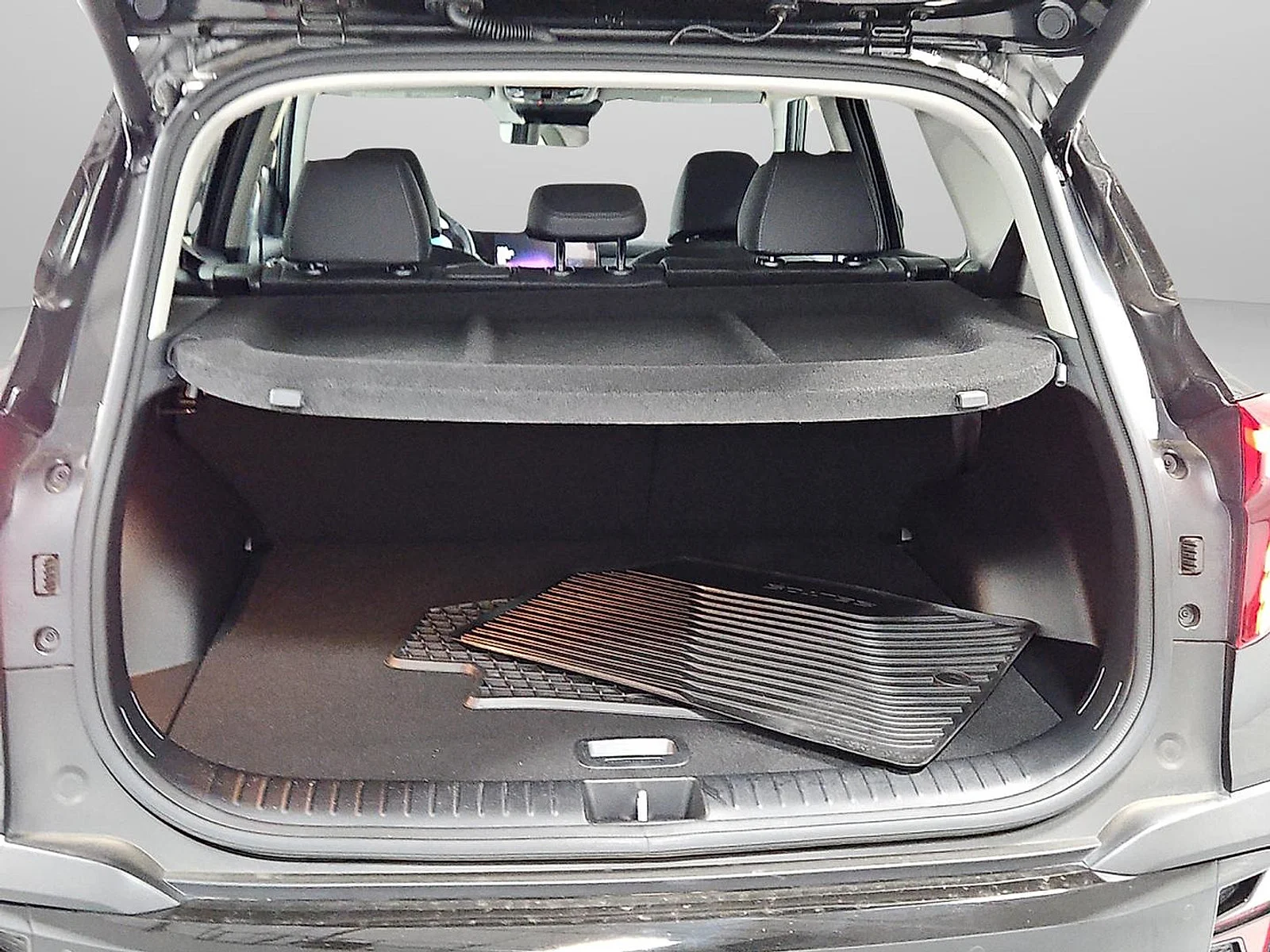 Used 2025 Fusion Black Kia EX image 5