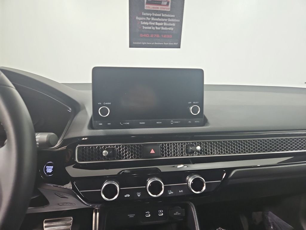 Used 2025  Honda Sport image 18