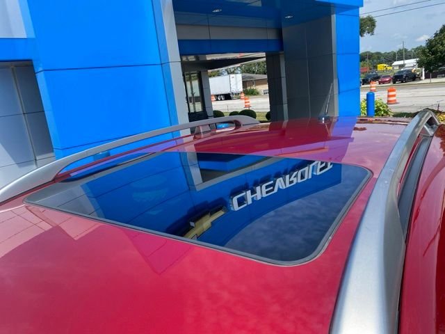 Used 2015 Red Chevrolet LT image 9
