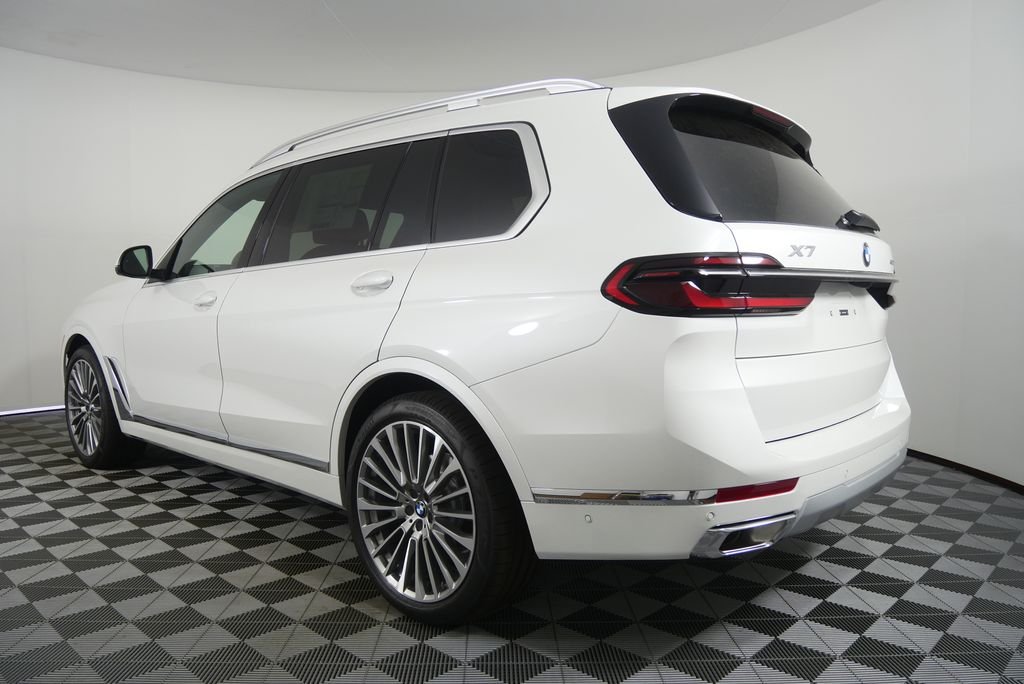 Certified Used 2027 Mineral White Metallic BMW xDrive40i image 5