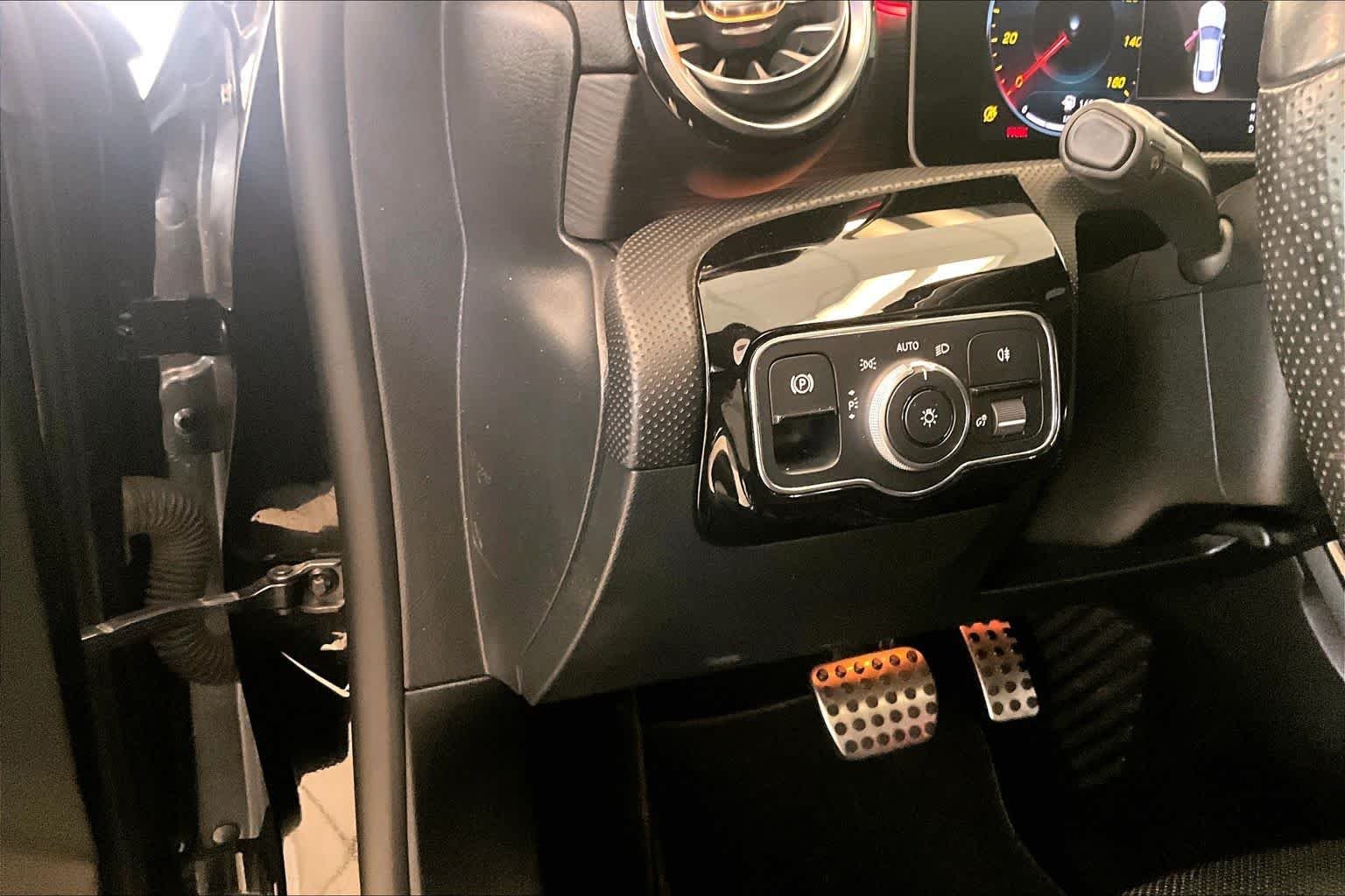 Used 2020 Night Black Mercedes-Benz CLA 250 image 27