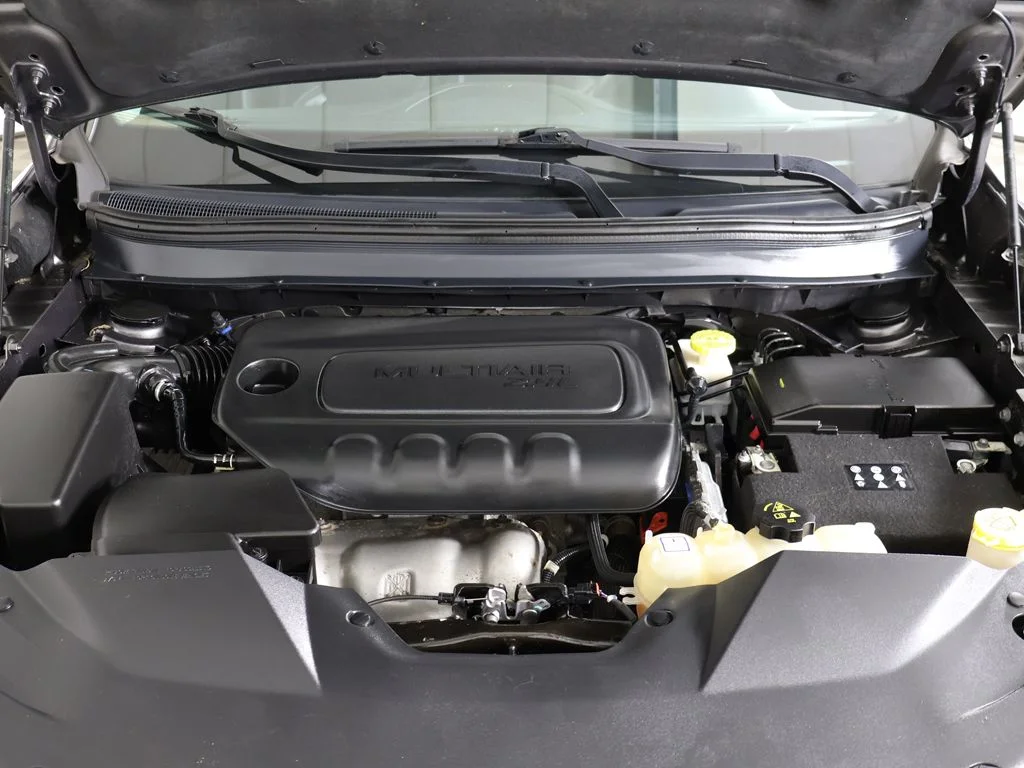 Used 2019 Gray Jeep Latitude Plus image 18