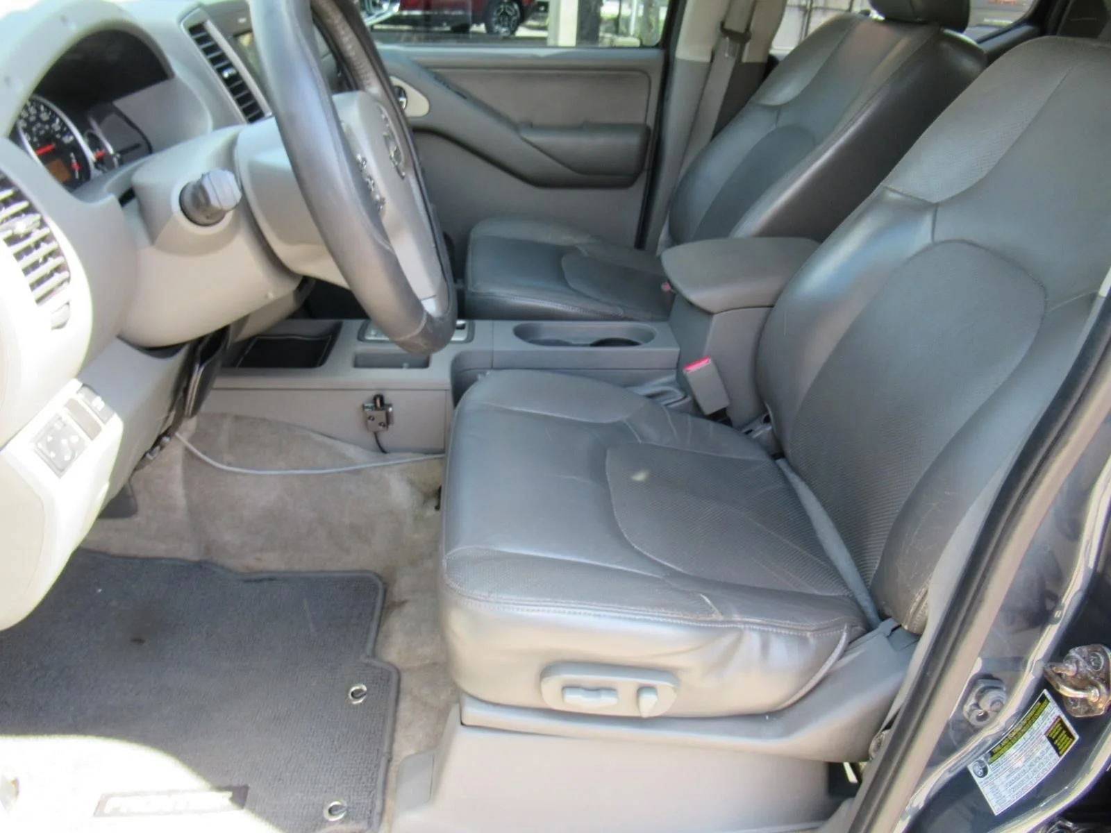 Used 2013 Blue Nissan SL image 16