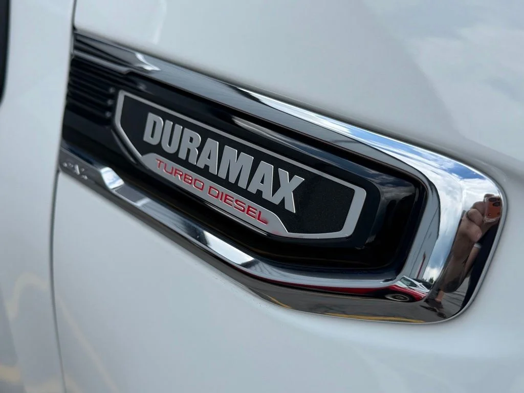 Used 2023 White GMC Denali image 55