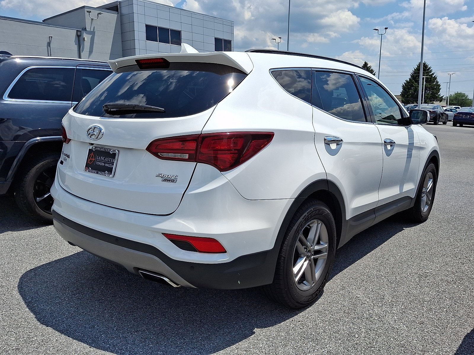 Used 2017 Frost White Pearl Hyundai 2.4L image 4