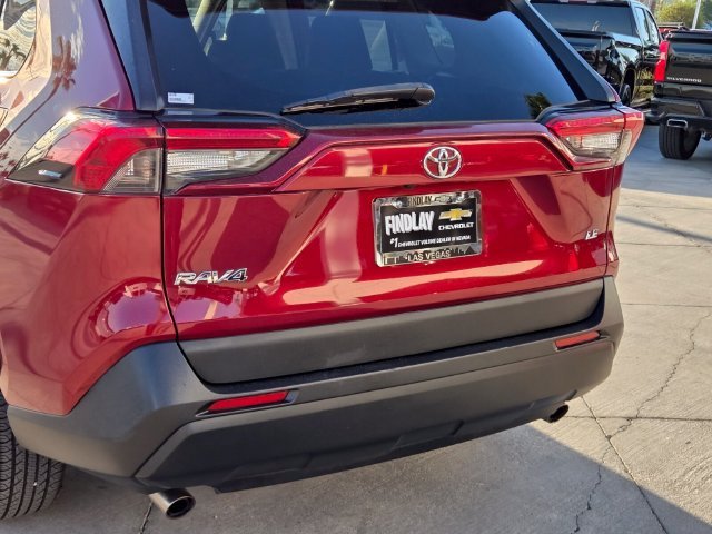 2019 Toyota RAV4 LE - Photo 5