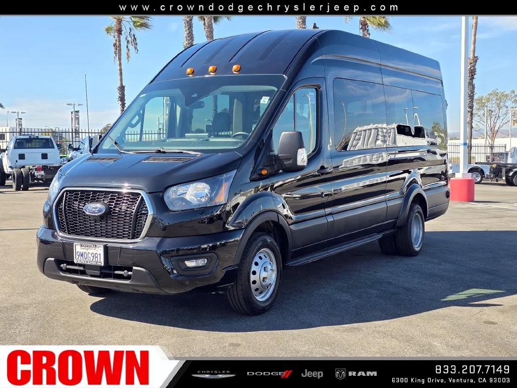 Used 2024 Black Ford XLT image 3