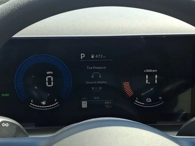 New 2026 Silver Hyundai Blue SE image 15
