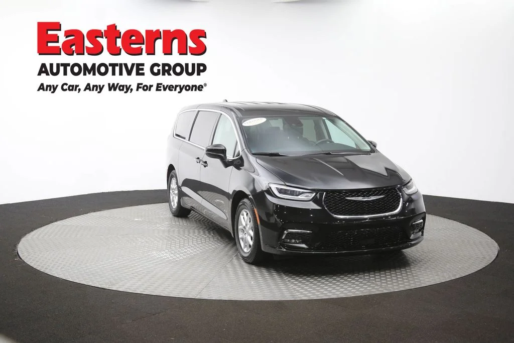Used 2023 Black Chrysler Touring L image 52