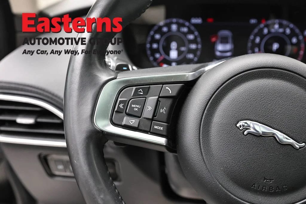 Used 2020 Black Jaguar 25t Prestige image 15