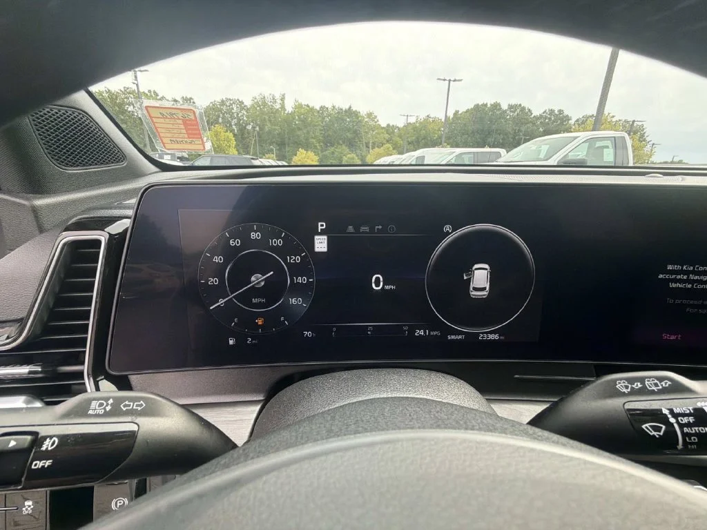 Used 2023 White Kia X-Pro Prestige image 19