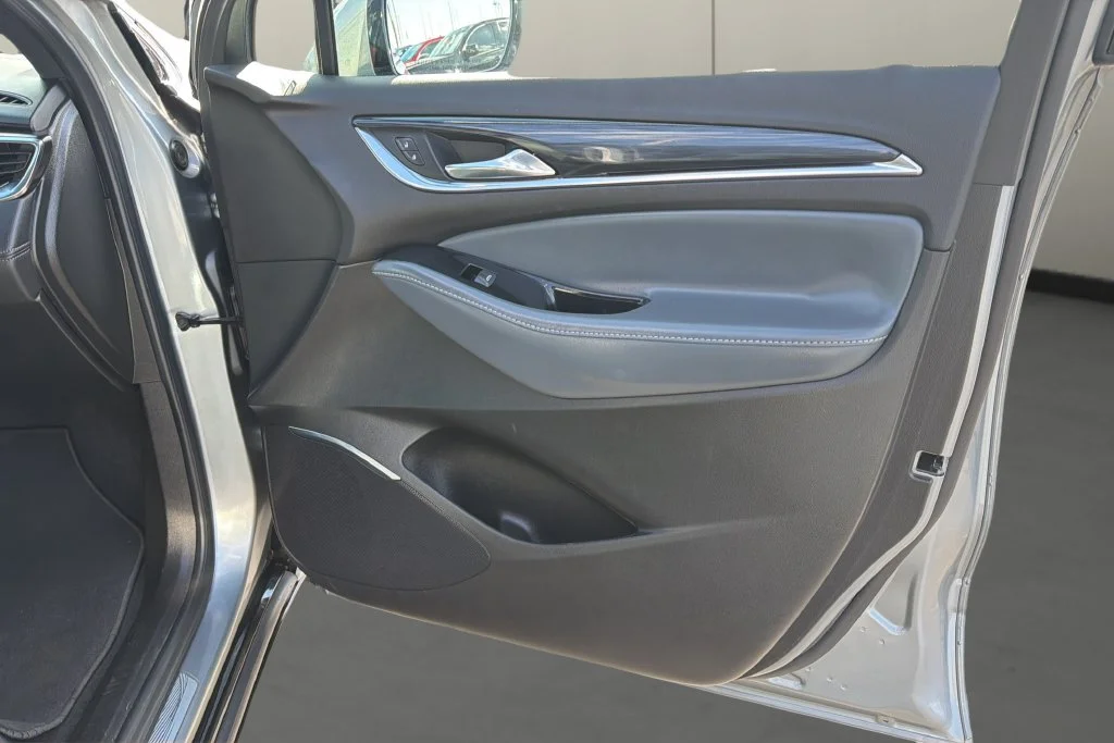 Used 2023 Includes Pitch Dark Night lower exterior accent color.) Buick Essence image 22