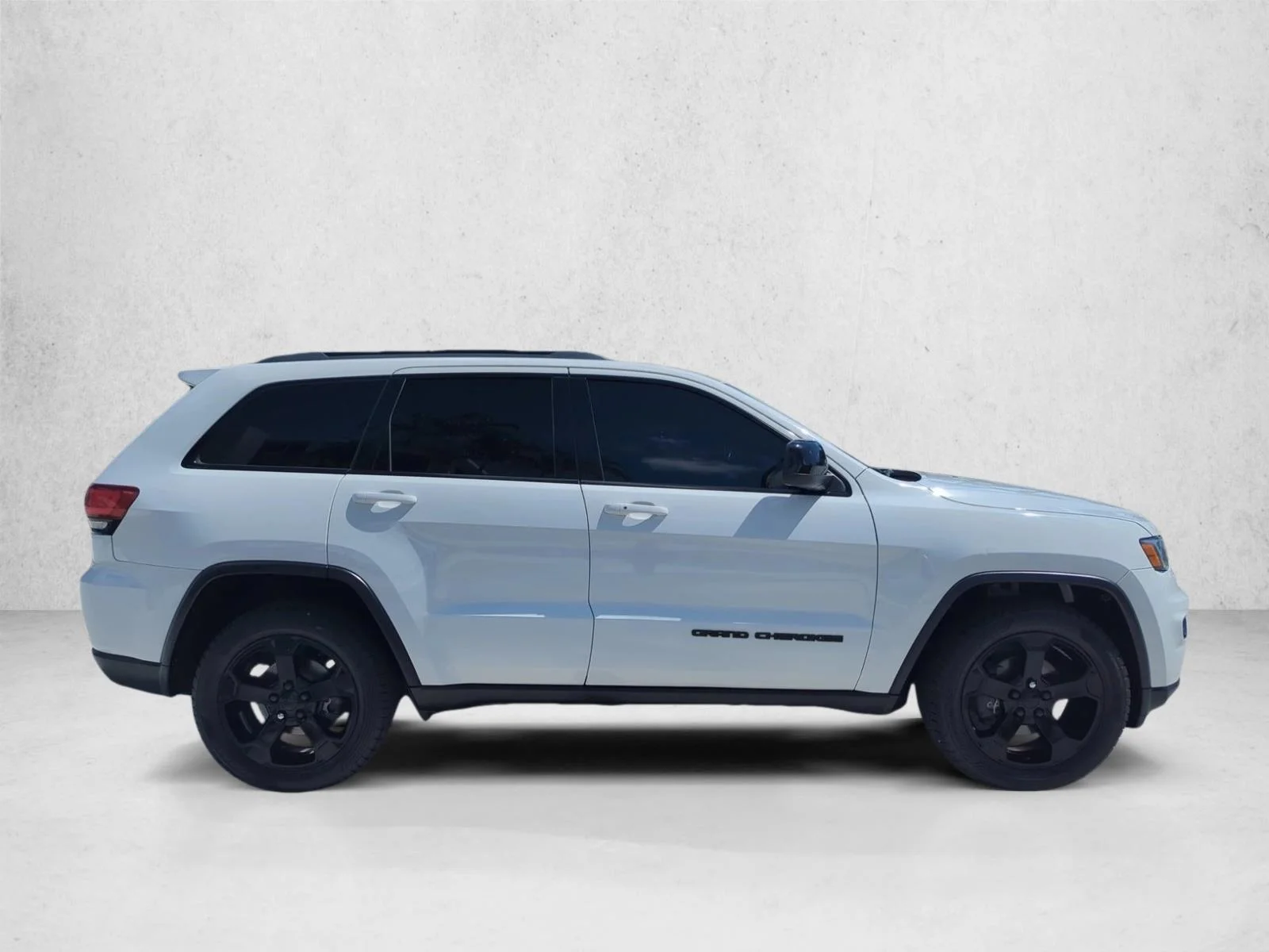 Used 2018 Bright White Clearcoat Jeep Upland image 4