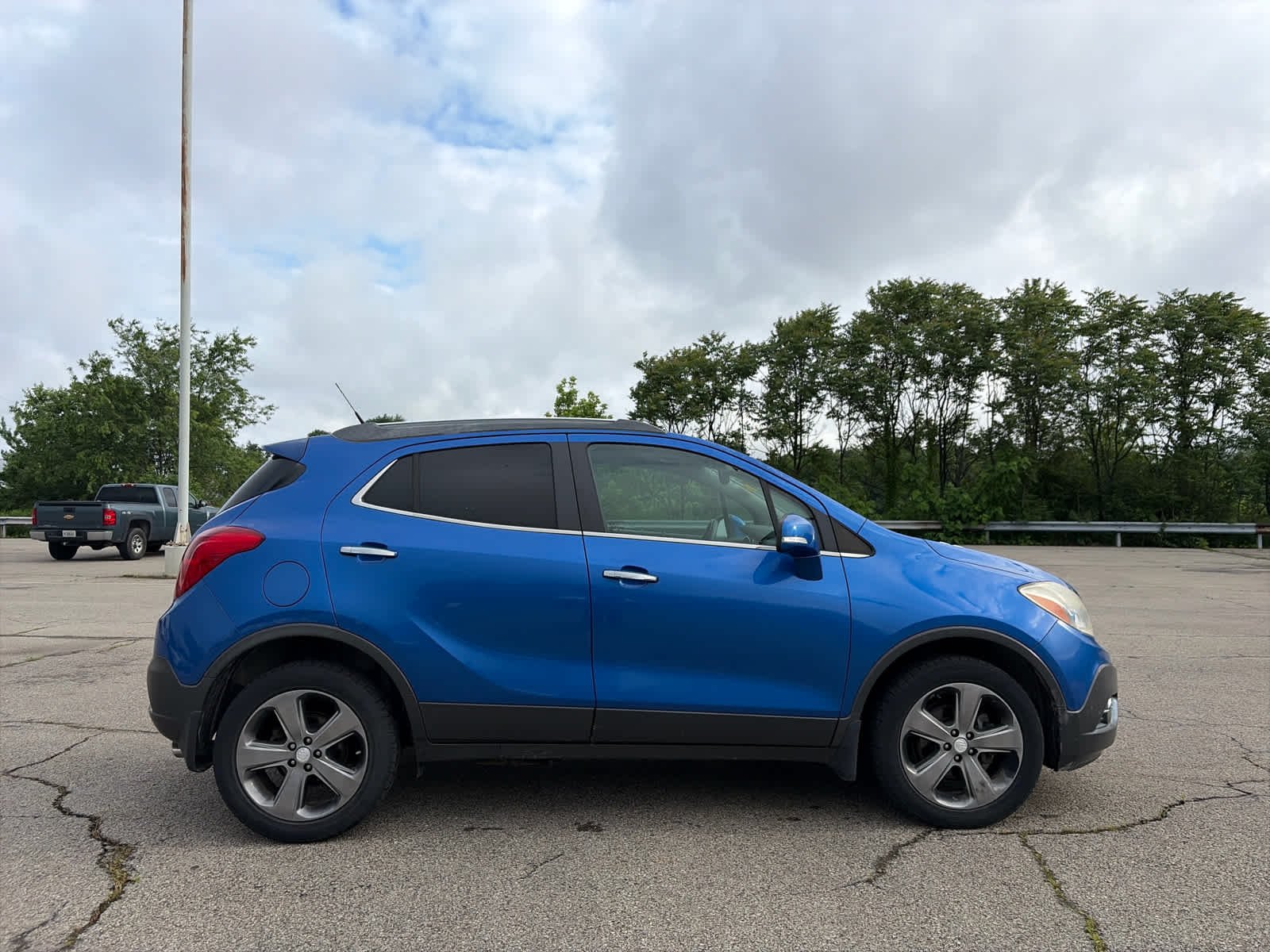 Used 2014 Brilliant Blue Metallic Buick Leather image 3