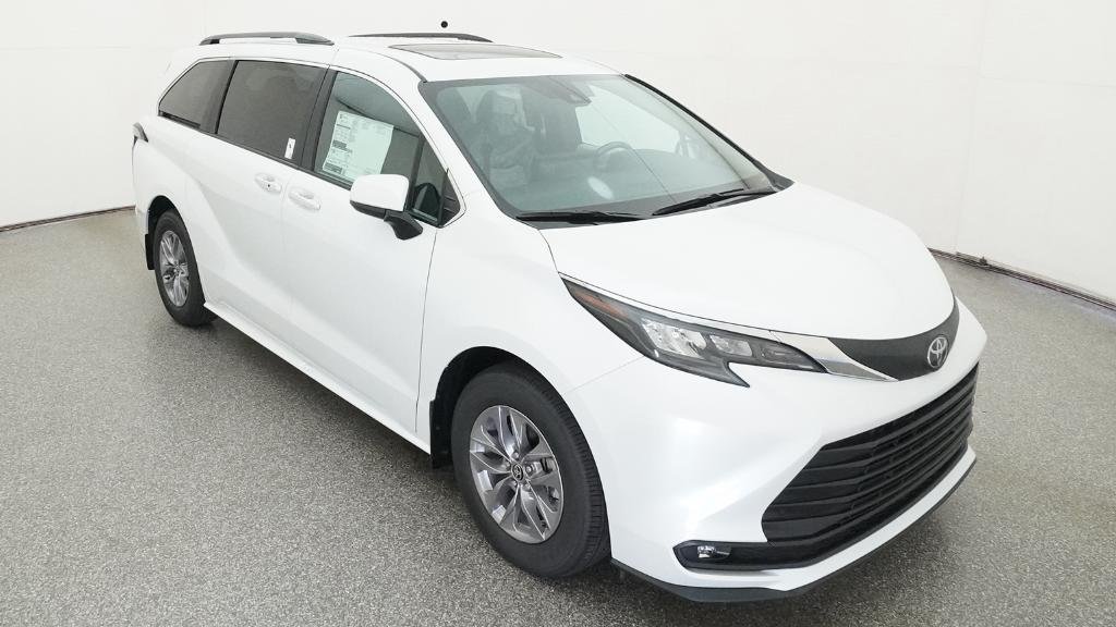 New 2026 Wind Chill Pearl Toyota XLE image 34