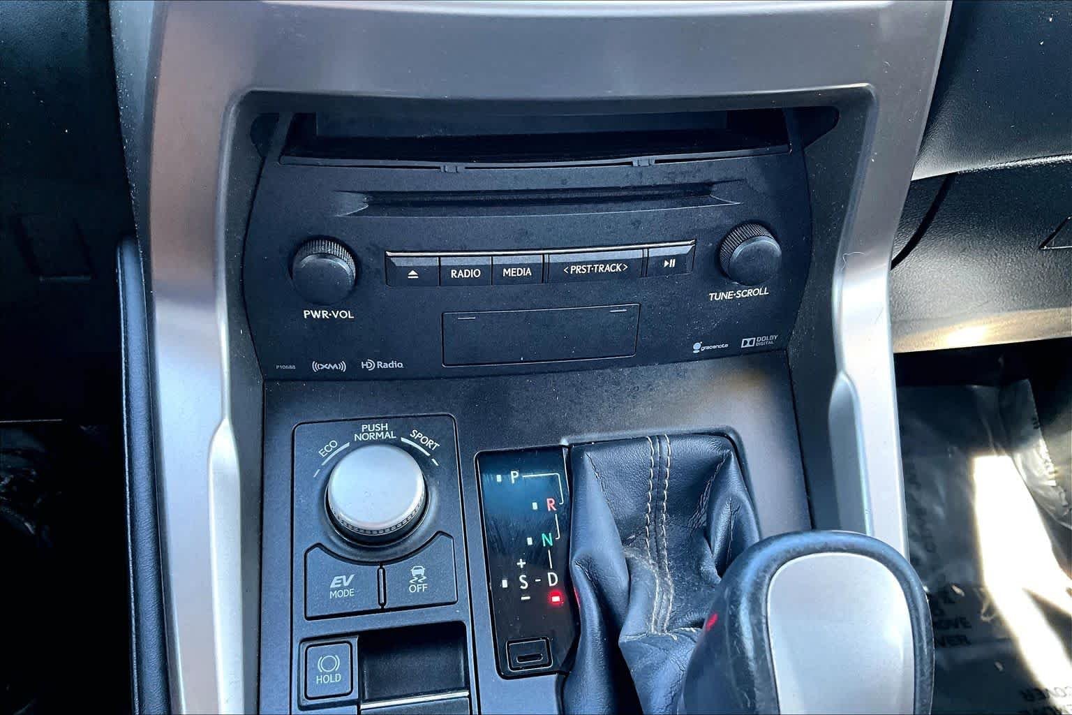 Used 2015 Silver Lining Metallic Lexus  image 35
