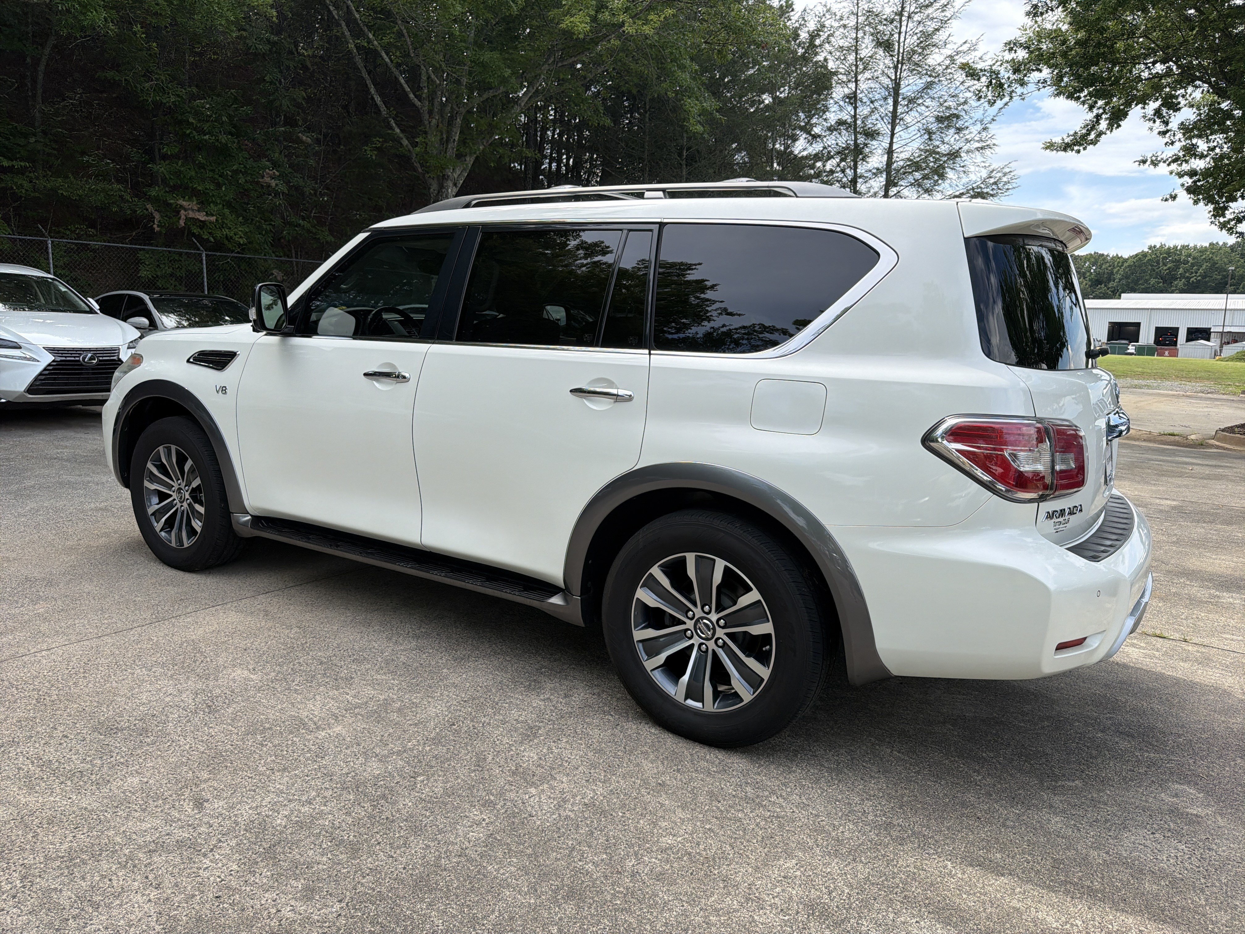 Used 2017 Pearl White Nissan SL image 5