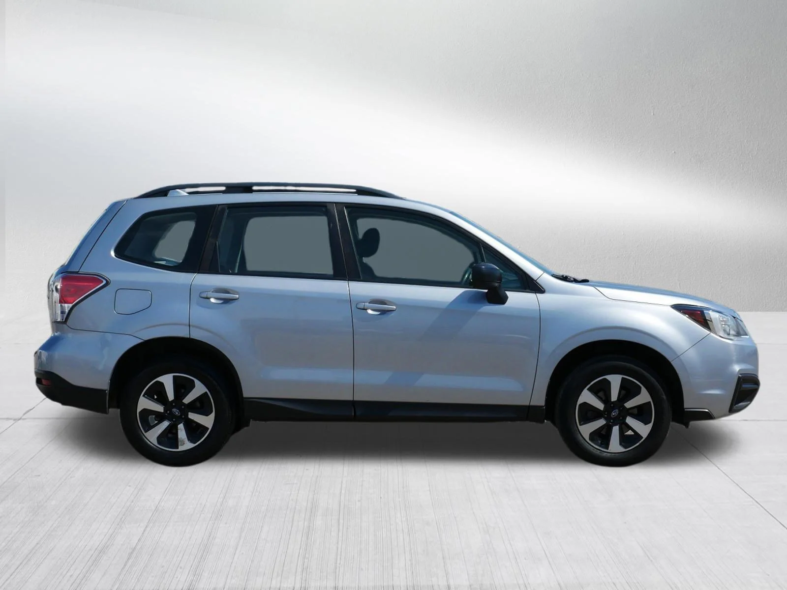 Used 2018 Ice Silver Metallic Subaru SUV 2.5I CVT image 8