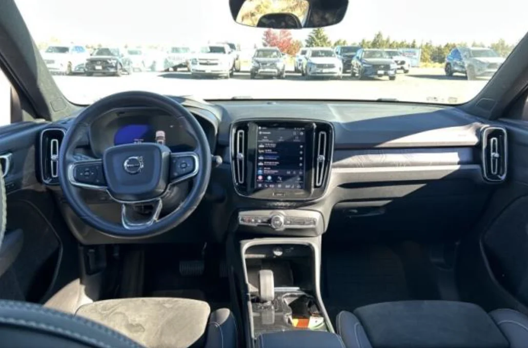 Used 2023 White Volvo Twin Plus image 4