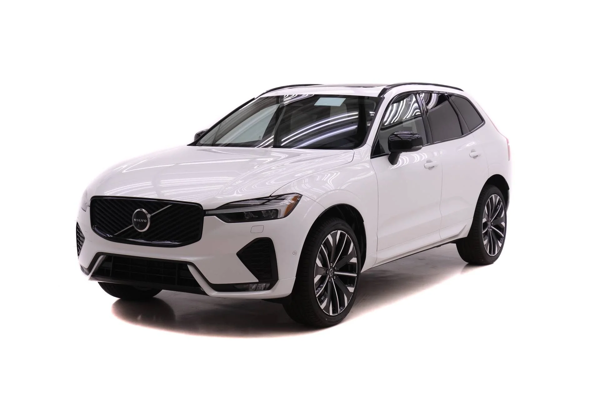 2026 Volvo XC60 B5 Ultra Dark AWD's photo